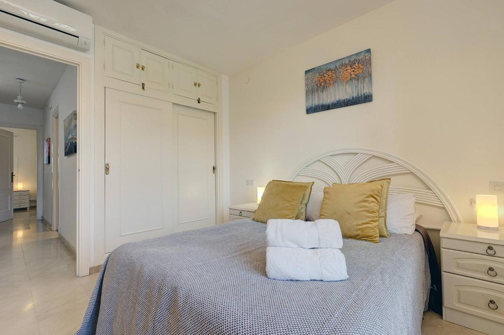 042 Classic 2 Bed Andalusian Townhouse 500M From Beach 미하스 외부 사진