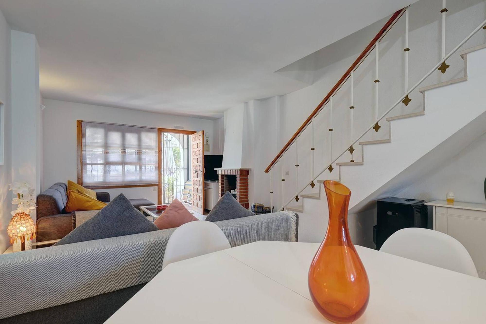 042 Classic 2 Bed Andalusian Townhouse 500M From Beach 미하스 외부 사진